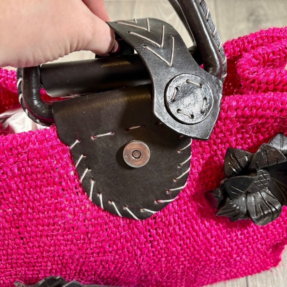 Pink Woven Handbag with Black Floral Accents - Picture 4 of 7